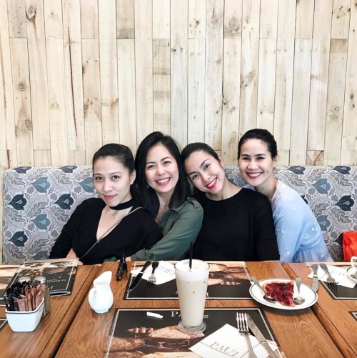 Điểm danh ‘hội chị em’ trong showbiz đang khiến fan ‘phát cuồng’